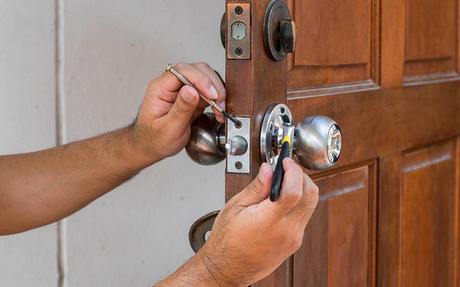 combien coute un serrurier pour ouvrir une porte Paris 6